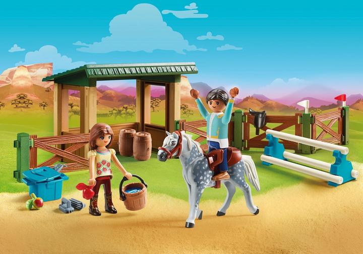 Riding Arena with Lucky & Javier