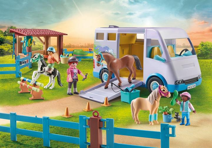 Mobile horse riding school